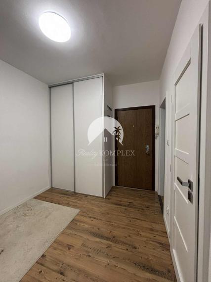 Reality KOMPLEX s.r.o. ponúka na PRENÁJOM pekný 2 izbový byt v Komárne