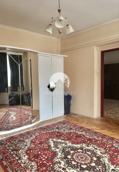 Reality KOMPLEX s.r.o.,Vám  ponúka starší  4 izbový rodinný dom  v pokojnej časti Mesta Komárno !