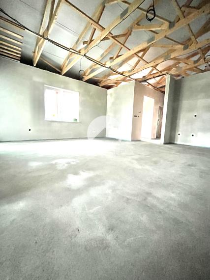 Reality KOMPLEX s.r.o., Vám ponúka na predaj moderný dvojdom s nízkonákladovým vykurovaním v obci Okoč