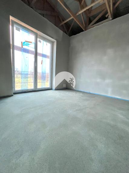 Reality KOMPLEX s.r.o., Vám ponúka na predaj moderný dvojdom s nízkonákladovým vykurovaním v obci Okoč