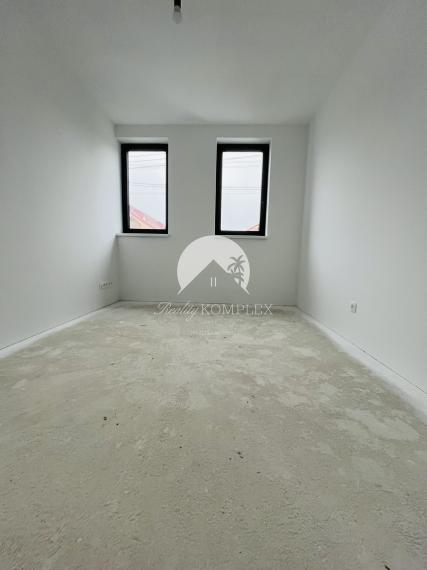 Reality KOMPLEX s.r.o., Vám ponúka na predaj moderný dvojdom v tichej obci Povoda,len pár minút od Dunajskej Stredy