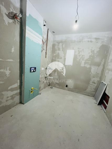 Reality KOMPLEX s.r.o., Vám ponúka na predaj moderný dvojdom v tichej obci Povoda,len pár minút od Dunajskej Stredy