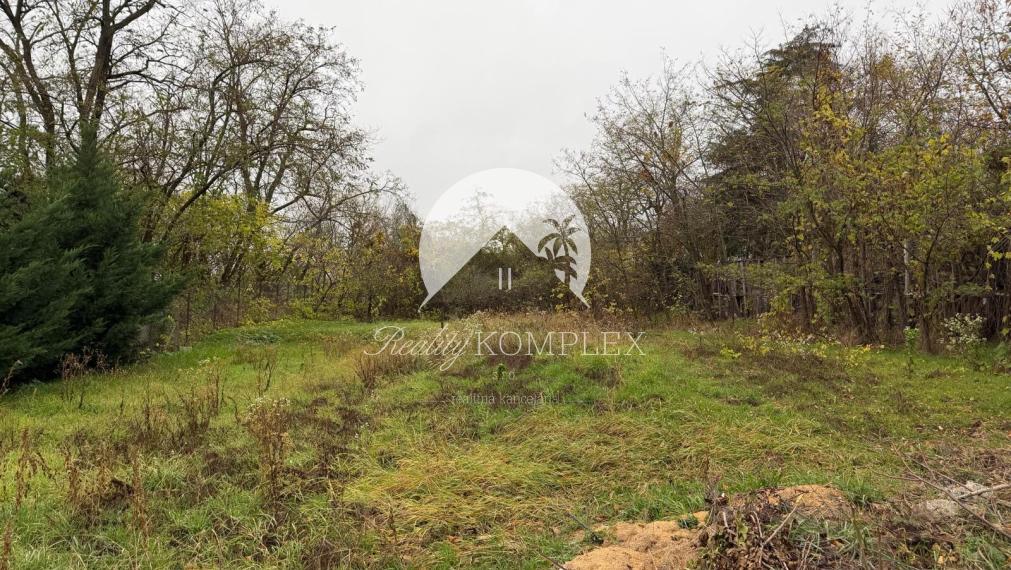 Reality KOMPLEX s.r.o. Vám EXKLUZÍVNE ponúka na predaj priestranný 4-izbový rodinný dom v meste Hurbanovo.