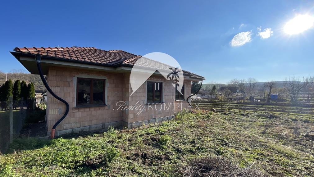 EXKLUZÍVNE Vám ponúkame NA PREDAJ rodinný dom v malebnom prostredí - v obci Pozba