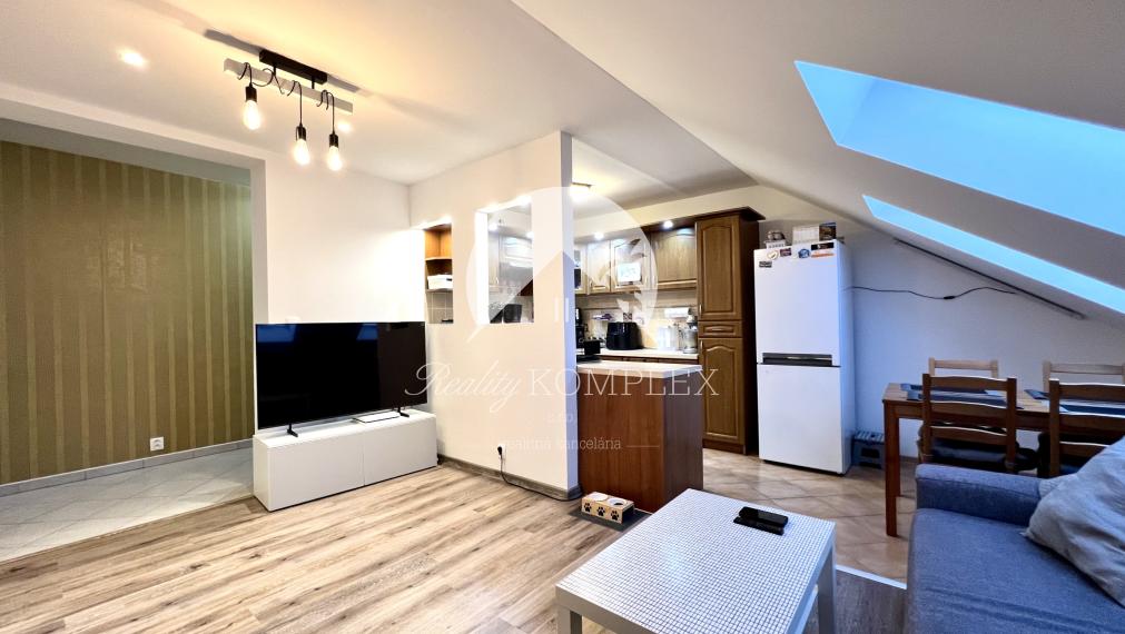 Reality KOMPLEX s.r.o. ponúka na PRENÁJOM veľkometrážny 3 izbový byt v Dunajskej Strede