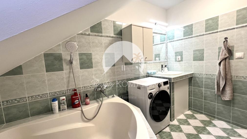 Reality KOMPLEX s.r.o. ponúka na PRENÁJOM veľkometrážny 3 izbový byt v Dunajskej Strede