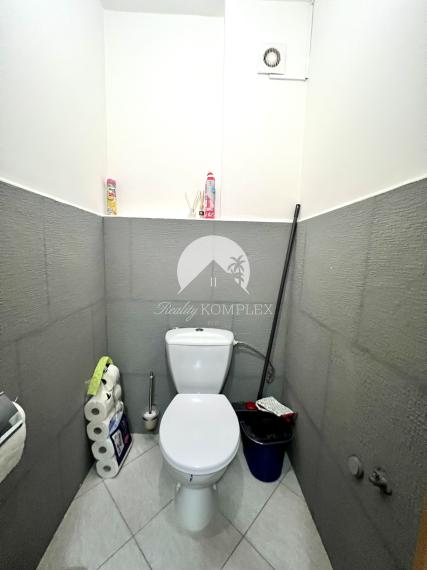 Reality KOMPLEX s.r.o. ponúka na PRENÁJOM veľkometrážny 3 izbový byt v Dunajskej Strede