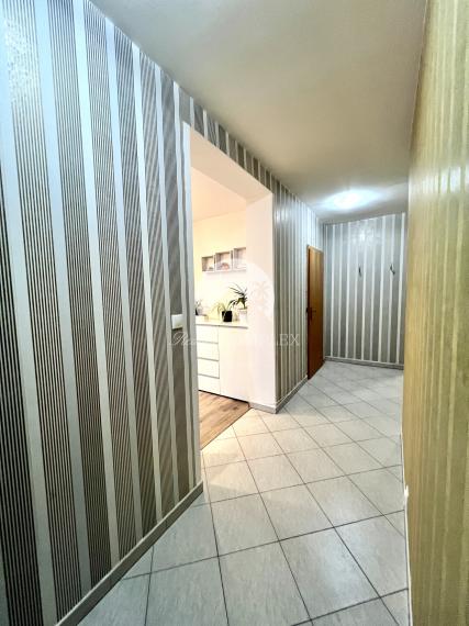 Reality KOMPLEX s.r.o. ponúka na PRENÁJOM veľkometrážny 3 izbový byt v Dunajskej Strede