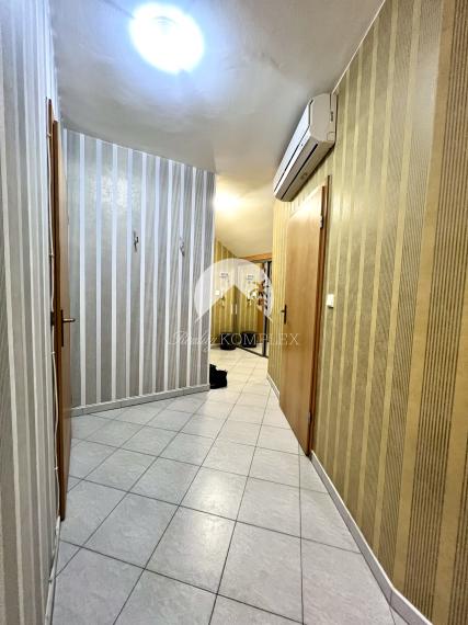 Reality KOMPLEX s.r.o. ponúka na PRENÁJOM veľkometrážny 3 izbový byt v Dunajskej Strede