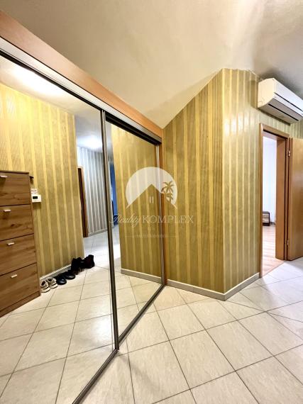 Reality KOMPLEX s.r.o. ponúka na PRENÁJOM veľkometrážny 3 izbový byt v Dunajskej Strede