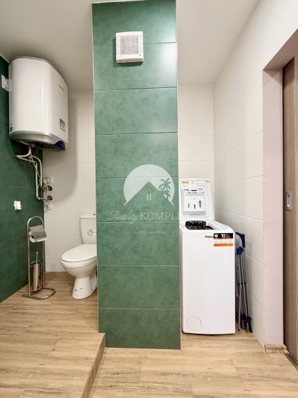 Reality KOMPLEX s.r.o. Vám ponúka na prenájom krásny, moderne zrekonštruovaný 2-izbový byt!