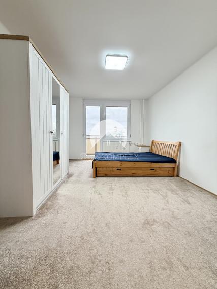 Reality KOMPLEX s.r.o. Vám ponúka na prenájom krásny, moderne zrekonštruovaný 2-izbový byt!