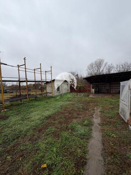 Reality KOMPLEX s.r.o. vám ponúka na predaj priestranný tehlový rodinný dom nachádzajúci sa v obci Zemianska Olča.