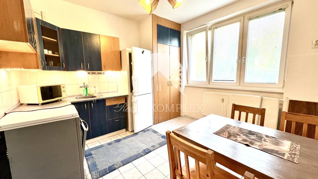 Reality KOMPLEX s.r.o. Vám ponúka na PRENÁJOM priestranný 1 izbový byt vo výbornej, kľudnej lokalite v Dunajskej Strede