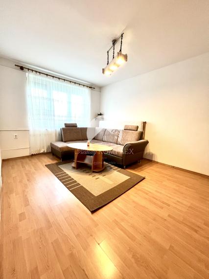 Reality KOMPLEX s.r.o. Vám ponúka na PRENÁJOM priestranný 1 izbový byt vo výbornej, kľudnej lokalite v Dunajskej Strede