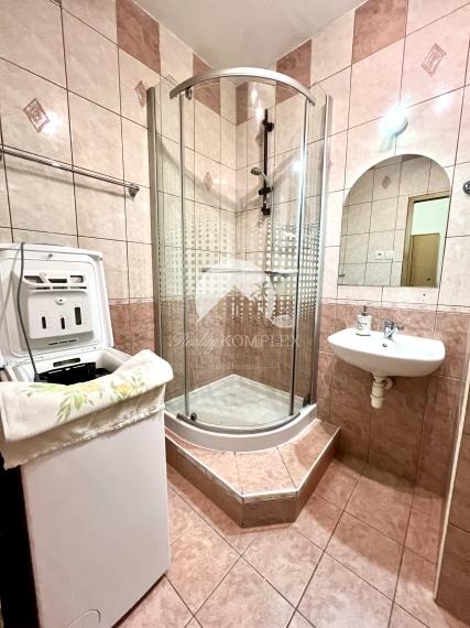 Reality KOMPLEX s.r.o. Vám ponúka na PRENÁJOM priestranný 1 izbový byt vo výbornej, kľudnej lokalite v Dunajskej Strede