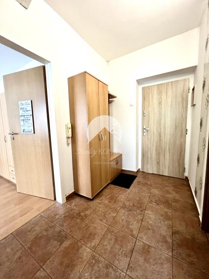 Reality KOMPLEX s.r.o. Vám ponúka na PRENÁJOM priestranný 1 izbový byt vo výbornej, kľudnej lokalite v Dunajskej Strede