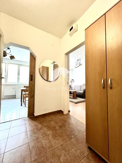 Reality KOMPLEX s.r.o. Vám ponúka na PRENÁJOM priestranný 1 izbový byt vo výbornej, kľudnej lokalite v Dunajskej Strede