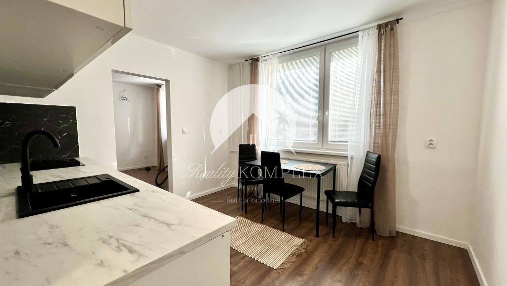 Reality KOMPLEX s.r.o. Vám ponúka na PRENÁJOM štýlový 1 izbový byt v Komárne