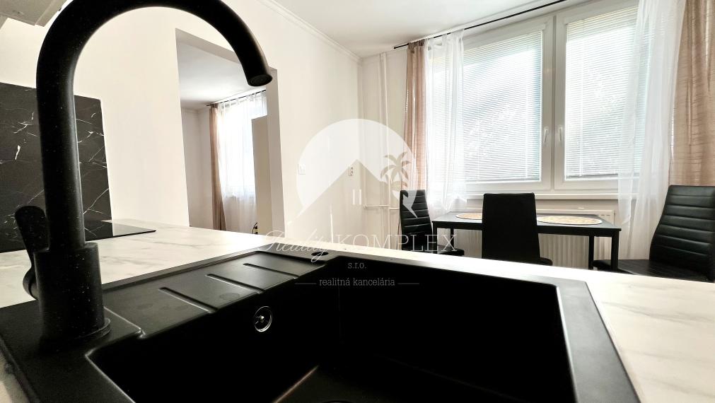 Reality KOMPLEX s.r.o. Vám ponúka na PRENÁJOM štýlový 1 izbový byt v Komárne