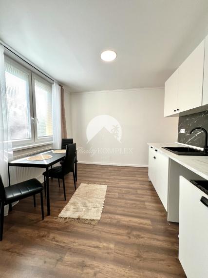 Reality KOMPLEX s.r.o. Vám ponúka na PRENÁJOM štýlový 1 izbový byt v Komárne