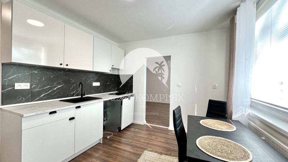 Reality KOMPLEX s.r.o. Vám ponúka na PRENÁJOM štýlový 1 izbový byt v Komárne