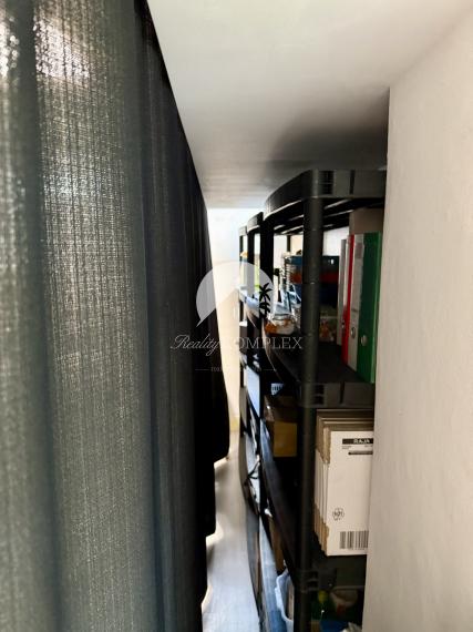 Reality KOMPLEX s.r.o. vám ponúka na PREDAJ plne zariadený priestor priamo v centre Komárna.