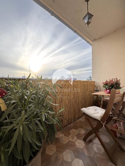 Reality KOMPLEX s.r.o., Vám ponúka kompletne zrekonštruovaný 3-izbový byt s loggiou na prenájom v dobrej lokalite v Komárne !!!