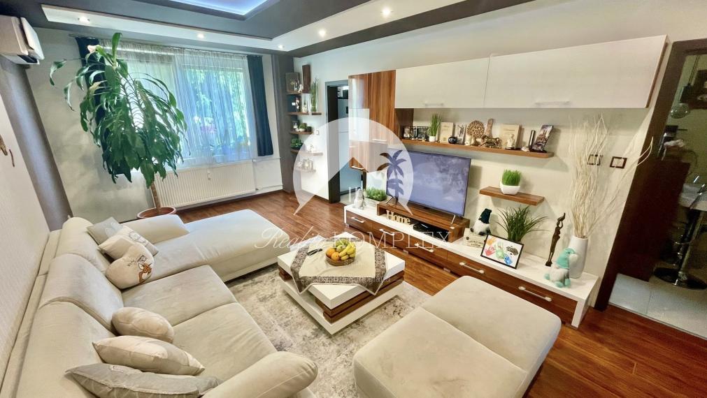 Reality KOMPLEX s.r.o., Vám ponúka na PREDAJ prémiový 3 izbový byt po kompletnej a nadštandardnej  rekonštrukcií v obľúbenej  lokalite Mesta Komárno!