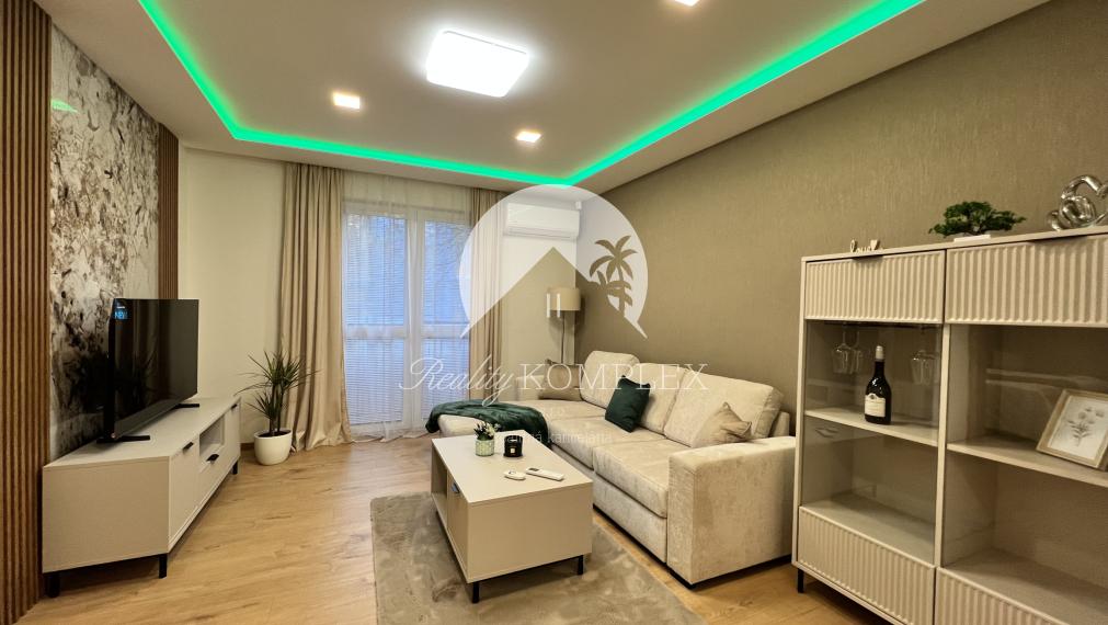 Reality KOMPLEX s.r.o. ponúka na PRENÁJOM luxusný 2 izbový byt v Komárne!