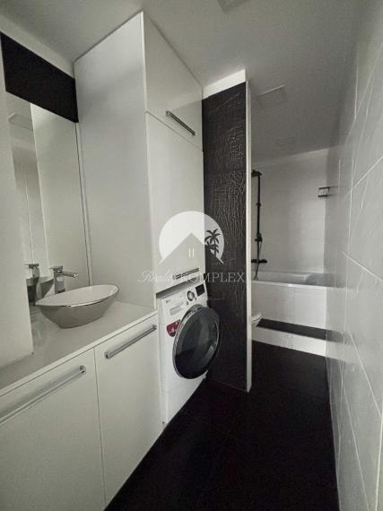 Reality KOMPLEX s.r.o., Vám ponúka na PREDAJ krásny  2 izbový byt s balkónom v obľúbenej  lokalite Mesta Komárno!