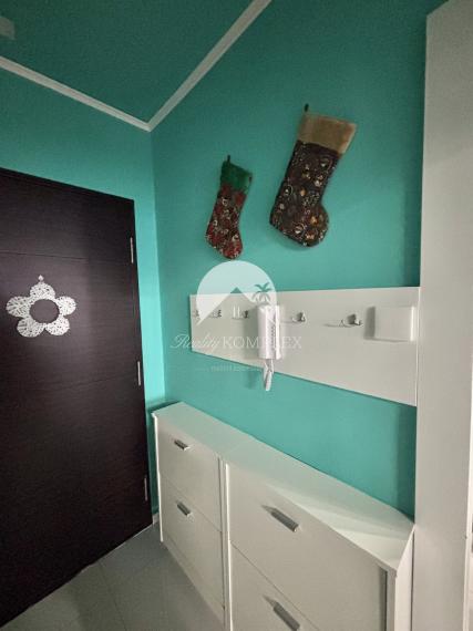 Reality KOMPLEX s.r.o., Vám ponúka na PREDAJ krásny  2 izbový byt s balkónom v obľúbenej  lokalite Mesta Komárno!