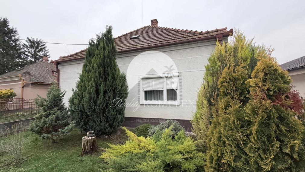 Reality KOMPLEX s.r.o. Vám prináša EXKLUZÍVNU ponuku rodinného domu v obci Brestovec