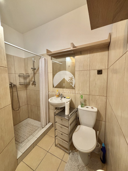 Reality komplex s.r.o., Vám  ponúka na prenájom útulný 1 izbový byt s lodžiou neďaleko od centra mesta Komárno !