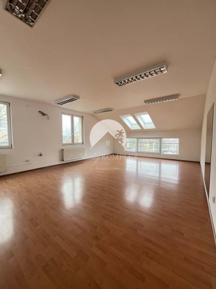 Reality KOMPLEX s.r.o. Vám ponúka do prenájmu  kancelárske priestory v centre Komárna!