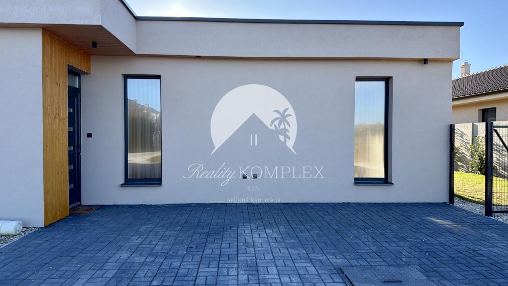 Reality KOMPLEX s.r.o. Vám ponúka na prenájom krásny 4-izbový dom v Masníkove