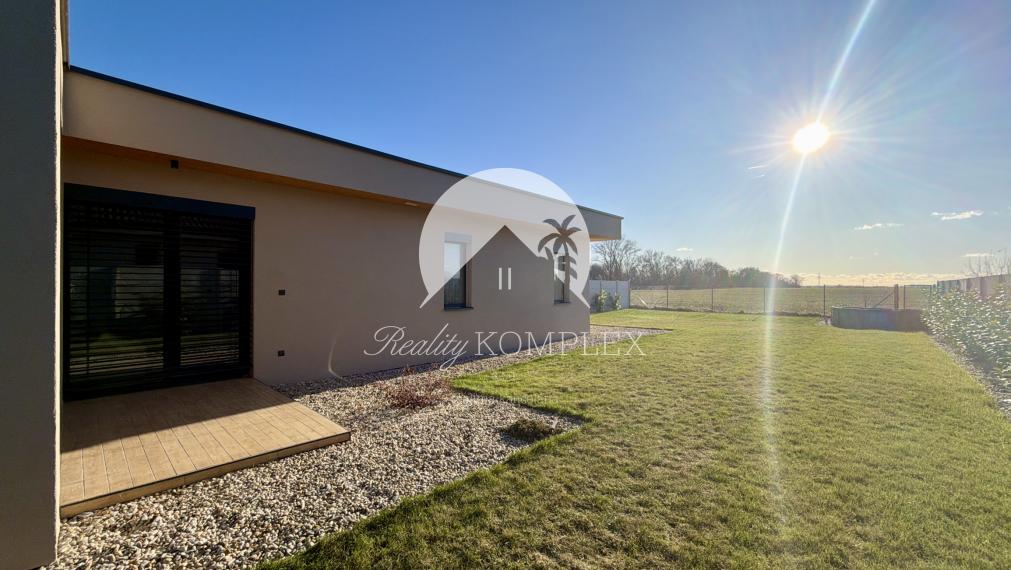 Reality KOMPLEX s.r.o. Vám ponúka na prenájom krásny 4-izbový dom v Masníkove