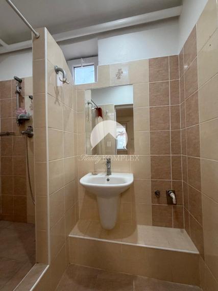 Reality KOMPLEX s.r.o. Vám ponúka na dlhodobý prenájom 3-izbový rodinný dom v obci Sokolce.