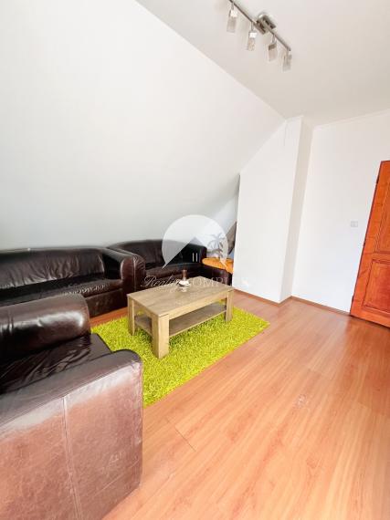 Reality KOMPLEX s.r.o., Vám ponúka na predaj priestranný 2-generačný rodinný dom v obci Dolný Štál