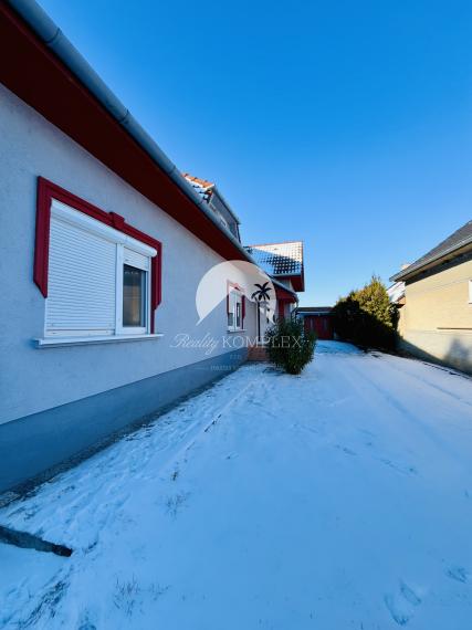 Reality KOMPLEX s.r.o., Vám ponúka na predaj priestranný 2-generačný rodinný dom v obci Dolný Štál