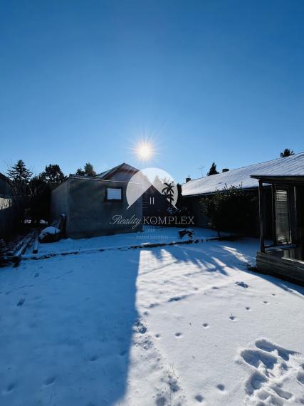 Reality KOMPLEX s.r.o., Vám ponúka na predaj priestranný 2-generačný rodinný dom v obci Dolný Štál