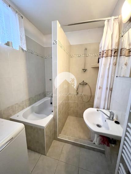 Reality KOMPLEX s.r.o., Vám ponúka na predaj priestranný 4-izbový rodinny dom v obci Baloň