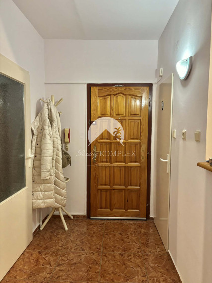 Reality KOMPLEX s.r.o., Vám ponúka na PREDAJ  3 izbový byt s balkónom a krásnym výhľadom na Alžbetin ostrov v Meste Komárno!