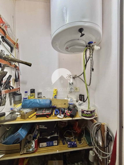 Reality KOMPLEX s.r.o., Vám ponúka na PREDAJ  3 izbový byt s balkónom a krásnym výhľadom na Alžbetin ostrov v Meste Komárno!