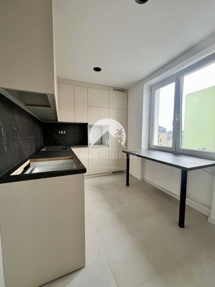 Reality KOMPLEX s.r.o. ponúka na PREDAJ kompletne zrekonštruovaný 2-izbový byt v centre Dunajskej Stredy