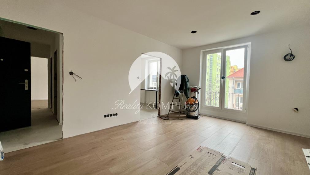 Reality KOMPLEX s.r.o. ponúka na PREDAJ kompletne zrekonštruovaný 2-izbový byt v centre Dunajskej Stredy