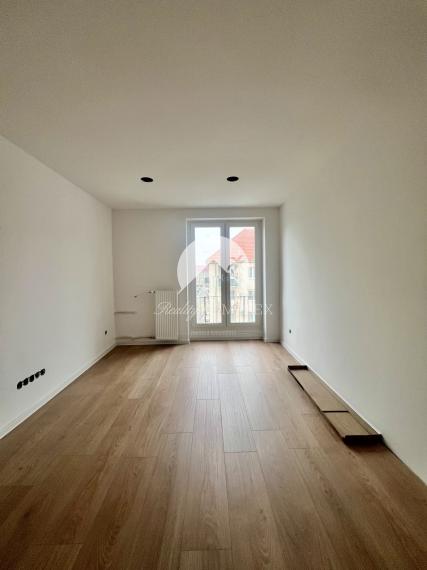 Reality KOMPLEX s.r.o. ponúka na PREDAJ kompletne zrekonštruovaný 2-izbový byt v centre Dunajskej Stredy