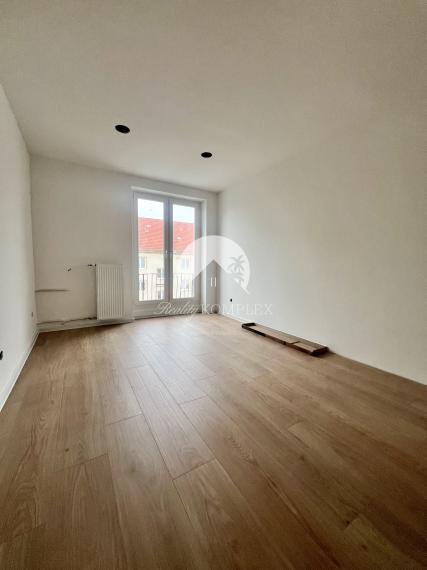 Reality KOMPLEX s.r.o. ponúka na PREDAJ kompletne zrekonštruovaný 2-izbový byt v centre Dunajskej Stredy