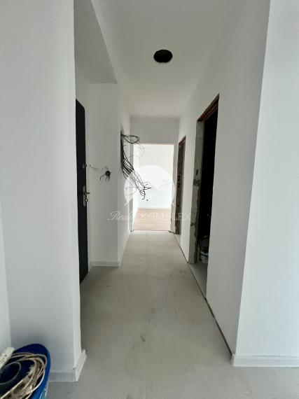 Reality KOMPLEX s.r.o. ponúka na PREDAJ kompletne zrekonštruovaný 2-izbový byt v centre Dunajskej Stredy