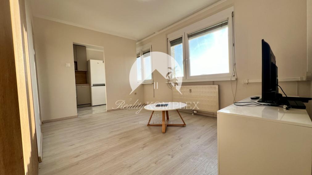 Reality KOMPLEX s.r.o. ponúka na PRENÁJOM krásny 1 izbový byt v centre Dunajskej Stredy!